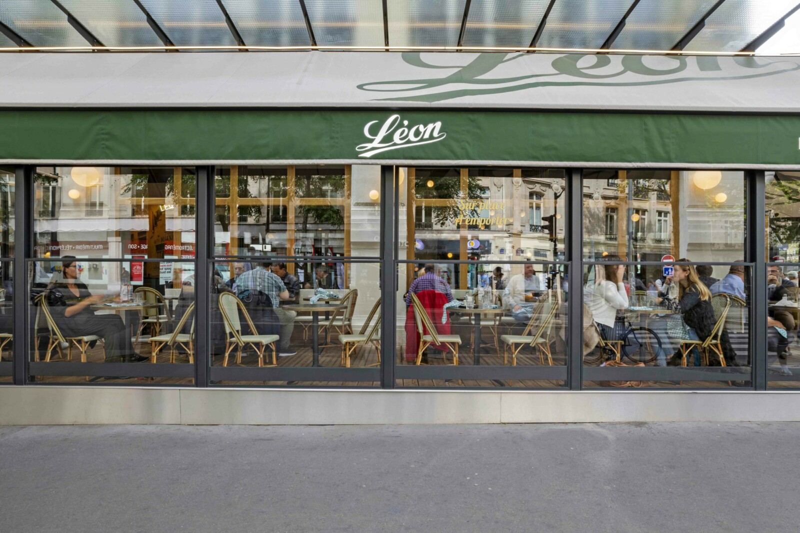 Vitrage Exterieur restaurant haut de gamme Vitrage Extérieur restaurant haut de gamme fourni par FGM